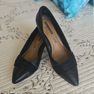Clarks Black pumps